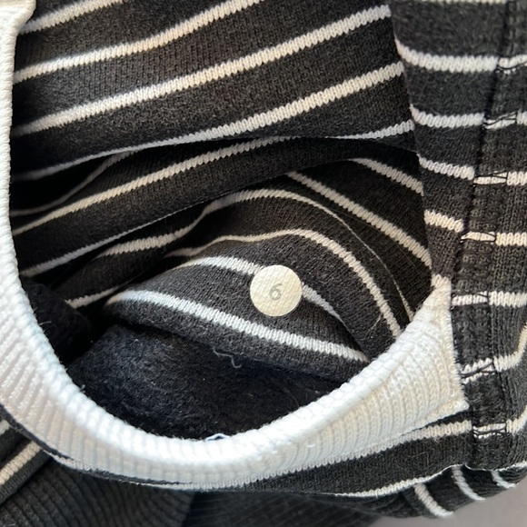 Lulu scuba hoodie with contrast material in hood - Picture 5 of 5